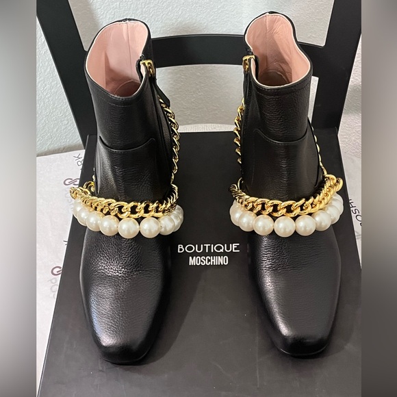 Moschino Shoes - MOSCHINO BOUTIQUE NIB AUTHENTIC VINTAGE BLACK LEATHER & PEARL CHAIN BOOTS